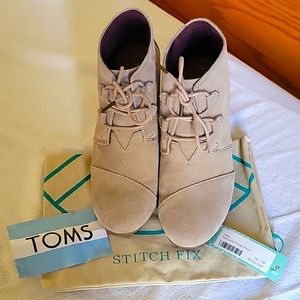 Toms Kala Suede Wedge Bootie Tan Size 10